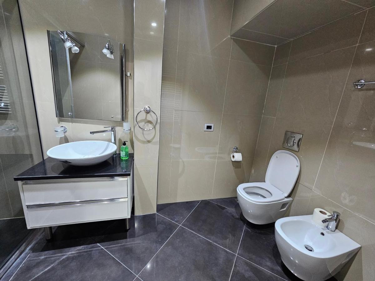 Tirana Central Exclusive Extérieur photo